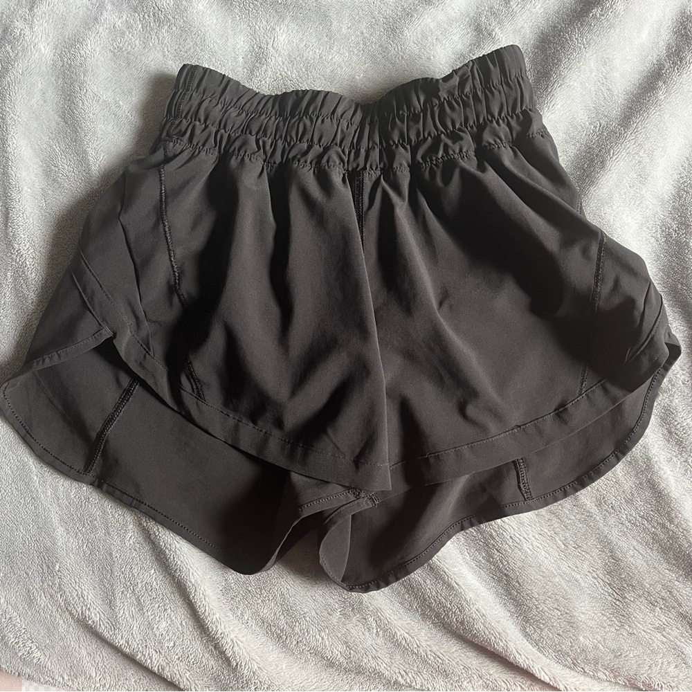 Lululemon track that short hr 3”